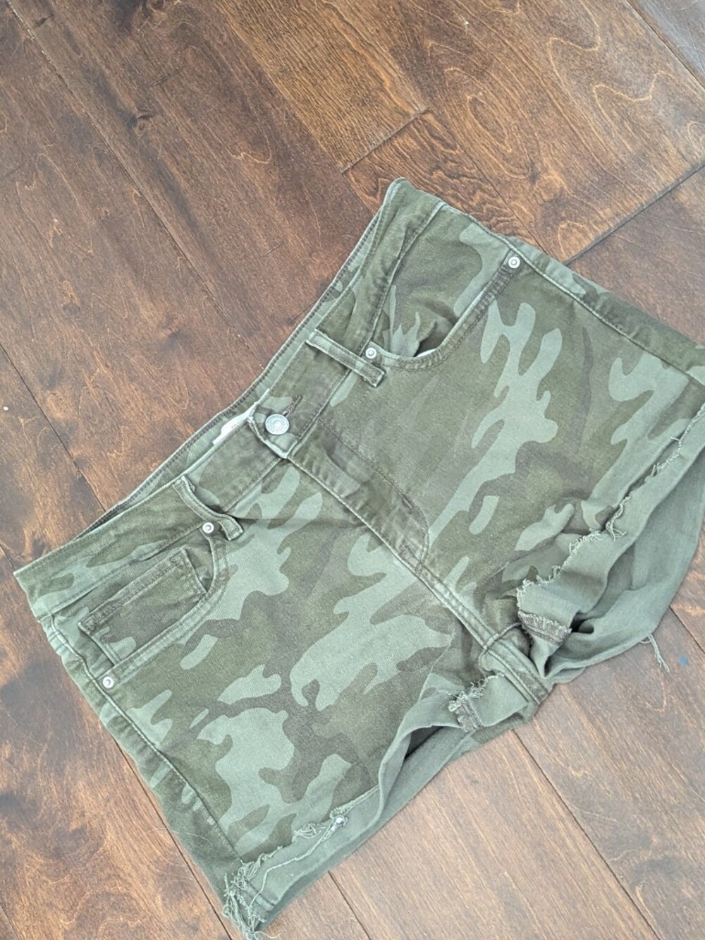 Levi's Women’s Camo Shorts Size 31